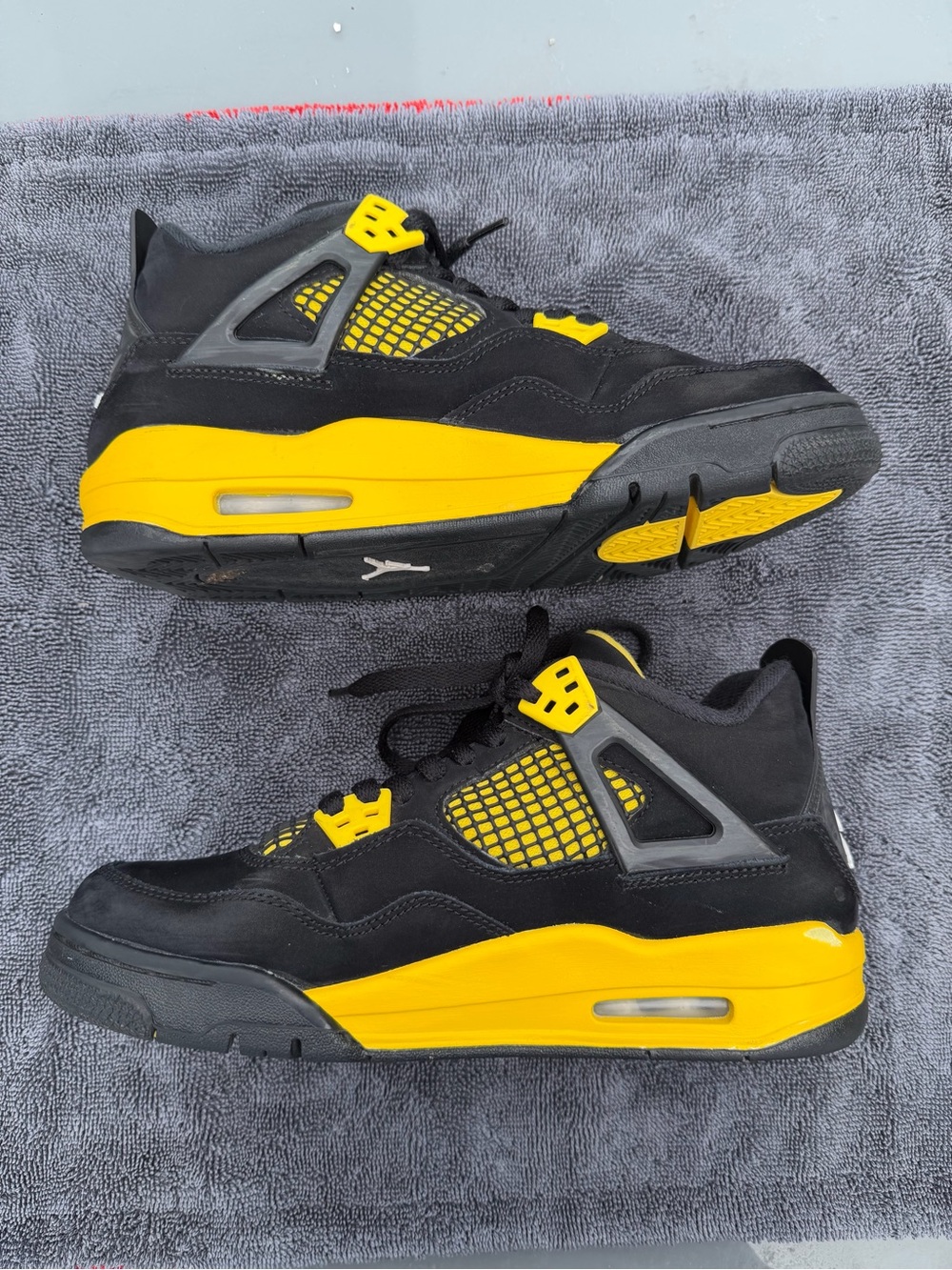 Size 6.5Y Air Jordan 4 Retro Thunder Black/Yellow - Picture 3 of 14